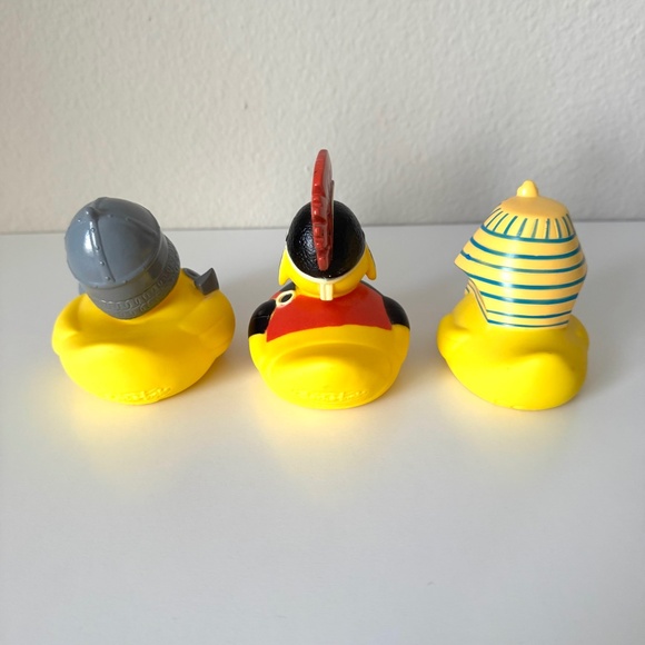 Set of 3 ducks from the British Museum - Sphinx, Roman Soldier, and Knight - Picture 7 of 8